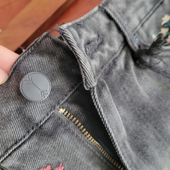 NEW Banjara Shorts Size 22 Charcoal Cut Off Embroidered Denim Boho Floral Checky - Picture 9 of 9